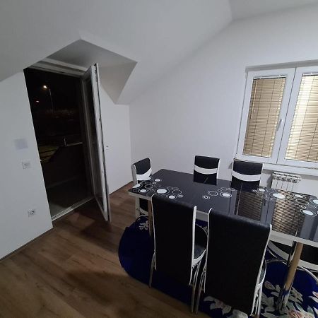 Apartmani Mladenovic Kijevo Exterior photo