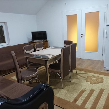 Apartmani Mladenovic Kijevo Exterior photo