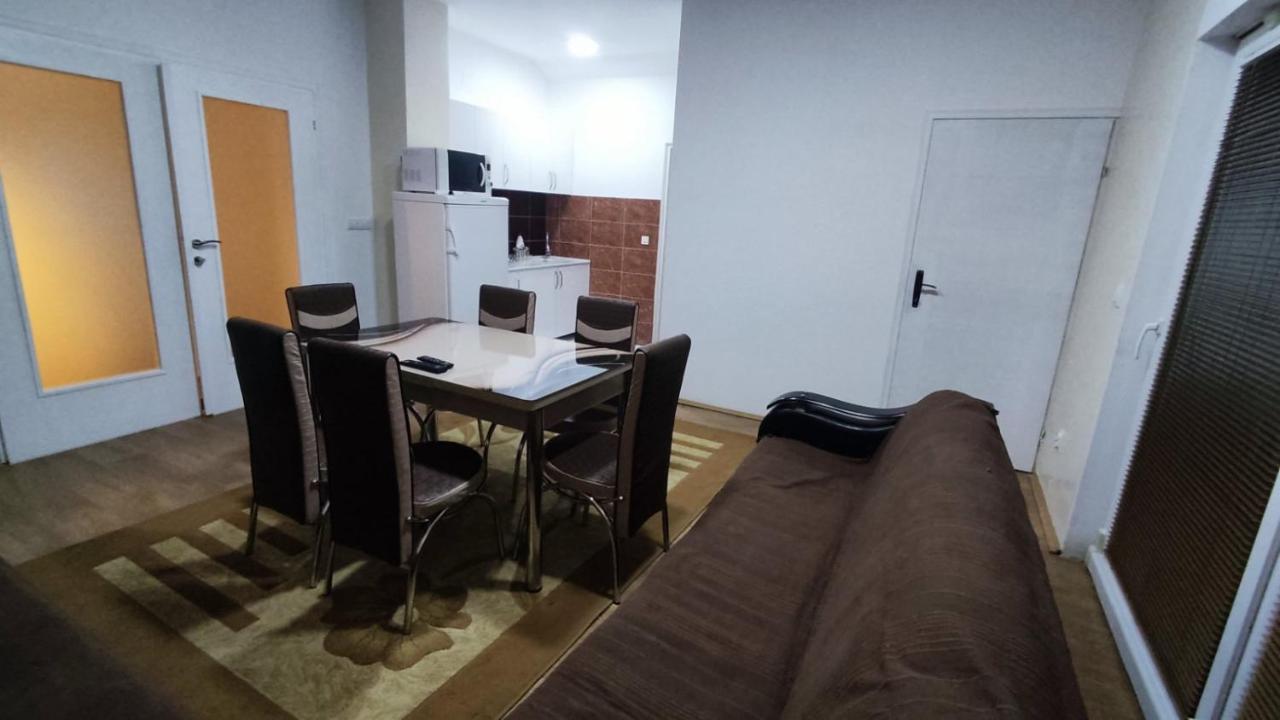Apartmani Mladenovic Kijevo Exterior photo