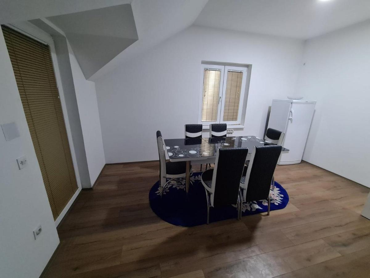 Apartmani Mladenovic Kijevo Exterior photo