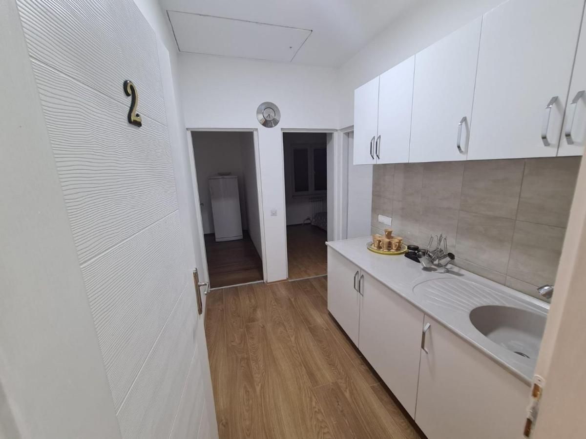 Apartmani Mladenovic Kijevo Exterior photo