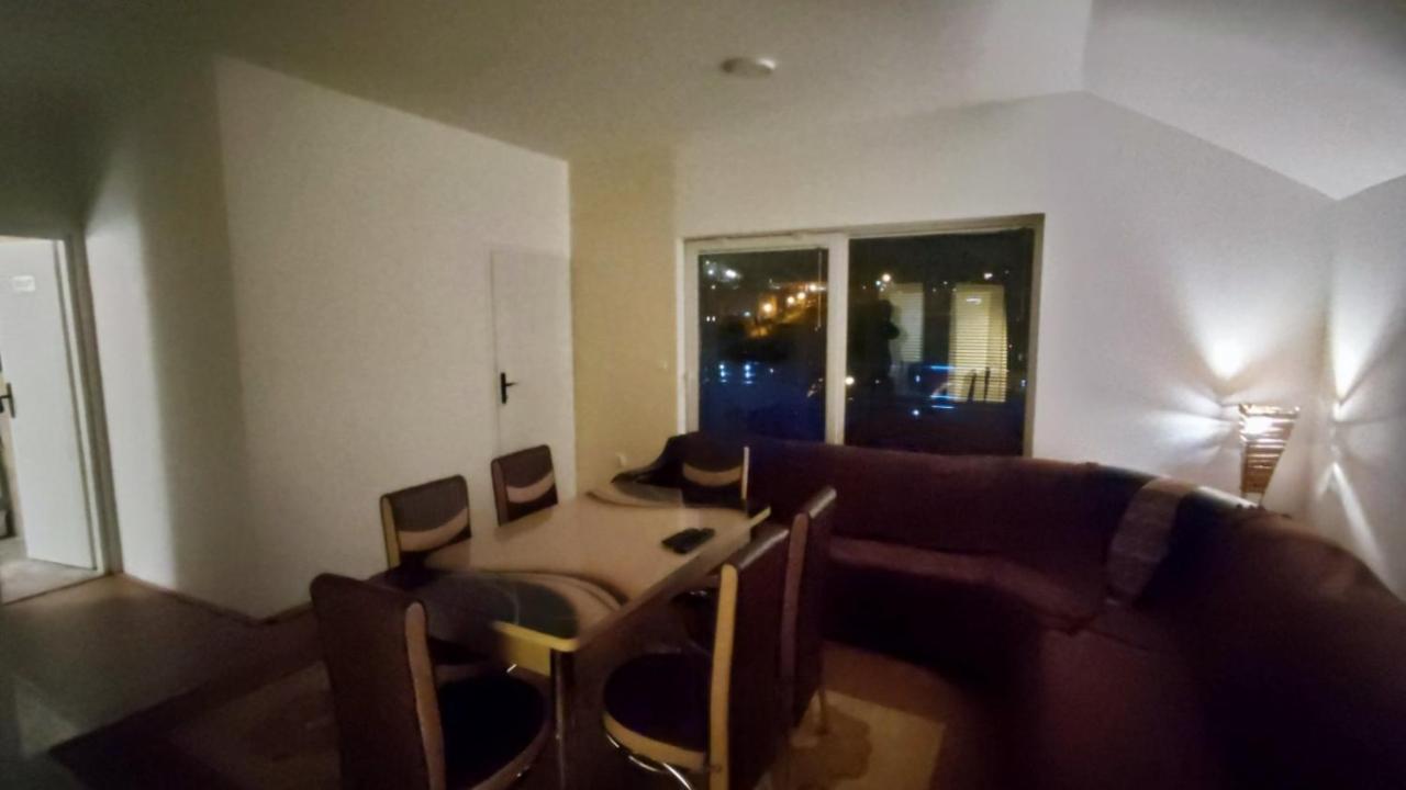 Apartmani Mladenovic Kijevo Exterior photo